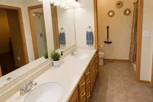 4848 W Woodland Dr, Franklin, WI 53132 - Photo 19