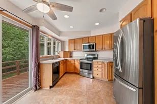 170 Crestwood Ct, Sheboygan Falls, WI 53085 - Photo 5