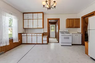 318 Grove St, Caledonia, MN 55921 - Photo 5