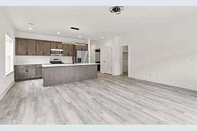 232 E Brown St, Milwaukee, WI 53212 - Photo 5