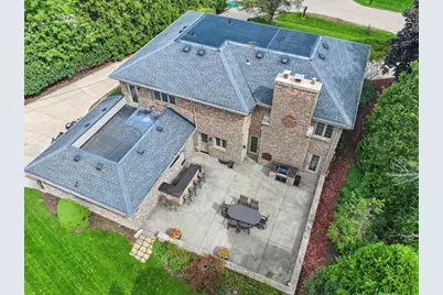 7801 N Regent Rd, Fox Point, WI 53217 - Photo 17