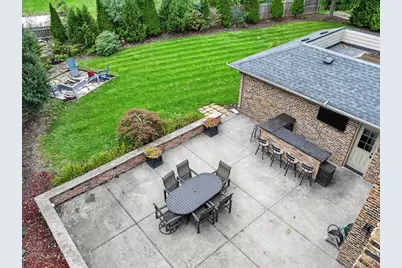 7801 N Regent Rd, Fox Point, WI 53217 - Photo 21