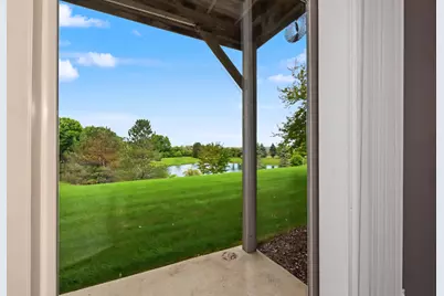 N55W17156  Ravenwood Dr #19156, Menomonee Falls, WI 53051 - Photo 11