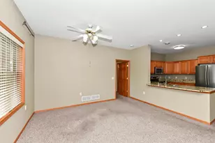 N55W17156 Ravenwood Dr, Menomonee Falls, WI 53051 - Photo 21
