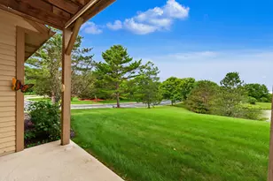 N55W17156 Ravenwood Dr, Menomonee Falls, WI 53051 - Photo 37