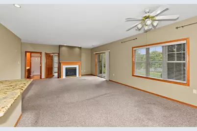 N55W17156  Ravenwood Dr #19156, Menomonee Falls, WI 53051 - Photo 7