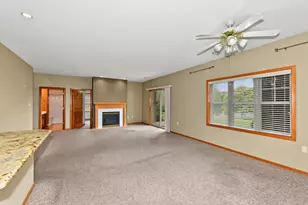 N55W17156 Ravenwood Dr, Menomonee Falls, WI 53051 - Photo 7