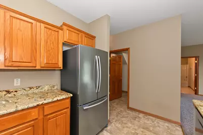 N55W17156  Ravenwood Dr #19156, Menomonee Falls, WI 53051 - Photo 19