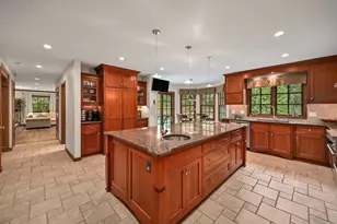 9506 N Wakefield Ct, Bayside, WI 53217 - Photo 9