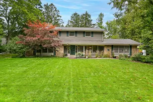 9506 N Wakefield Ct, Bayside, WI 53217 - Photo 1
