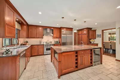 9506 N Wakefield Ct, Bayside, WI 53217 - Photo 3