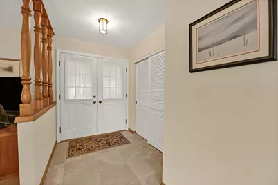 2120  Elm Tree Rd, Elm Grove, WI 53122 - Photo 5