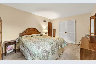 2120  Elm Tree Rd, Elm Grove, WI 53122 - Photo 19