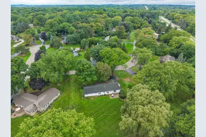 2120  Elm Tree Rd, Elm Grove, WI 53122 - Photo 3