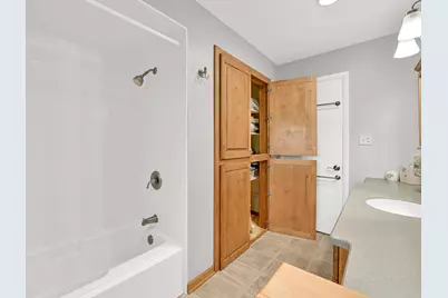 2120  Elm Tree Rd, Elm Grove, WI 53122 - Photo 25