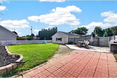 2021  79th St, Kenosha, WI 53143 - Photo 33