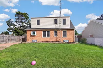 2021  79th St, Kenosha, WI 53143 - Photo 35