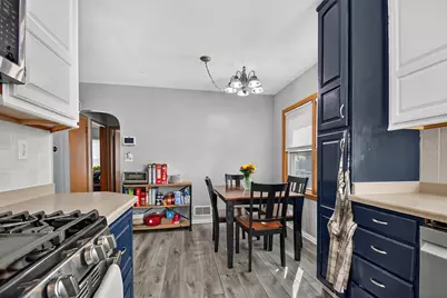 2021  79th St, Kenosha, WI 53143 - Photo 7