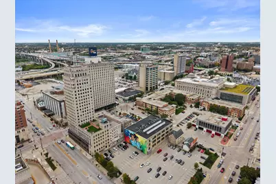 606 W Wisconsin Ave #1301, Milwaukee, WI 53203 - Photo 39