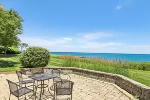 3872 S Lake Dr, Saint Francis, WI 53235 - Photo 19