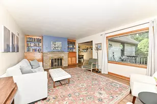 N90W16555 Roosevelt Dr, Menomonee Falls, WI 53051 - Photo 7