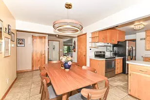 N90W16555 Roosevelt Dr, Menomonee Falls, WI 53051 - Photo 3