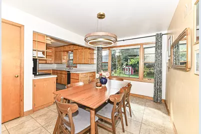 N90W16555  Roosevelt Dr, Menomonee Falls, WI 53051 - Photo 5