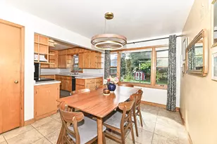 N90W16555 Roosevelt Dr, Menomonee Falls, WI 53051 - Photo 5
