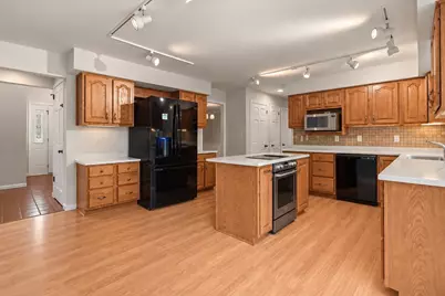 9  Cherrywood Ct, Racine, WI 53402 - Photo 9