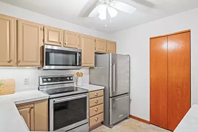 409 N Main St #B, Thiensville, WI 53092 - Photo 3