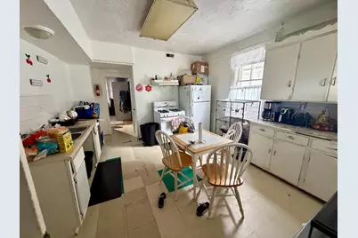 2451 S 11th St, Milwaukee, WI 53215 - Photo 11