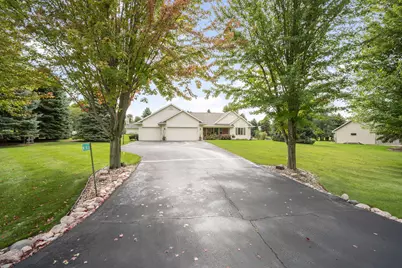 W3836  Somerset Ct, Taycheedah, WI 54937 - Photo 3