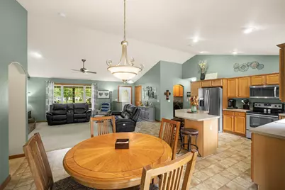 W3836  Somerset Ct, Taycheedah, WI 54937 - Photo 9