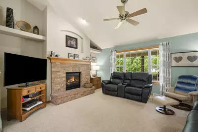 W3836  Somerset Ct, Taycheedah, WI 54937 - Photo 5