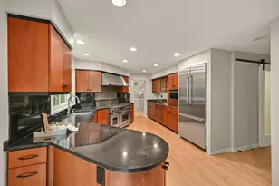 9484 N Fairway Dr, Bayside, WI 53217 - Photo 15
