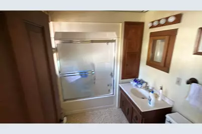 1437  Hawthorne Ave, Two Rivers, WI 54241 - Photo 7