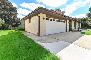 5224 S 23rd St, Milwaukee, WI 53221 - Photo 3