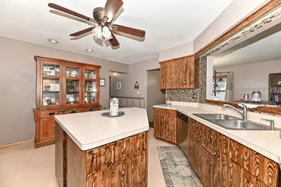 5224 S 23rd St, Milwaukee, WI 53221 - Photo 13
