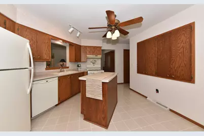5944 S 35th St, Greenfield, WI 53221 - Photo 13