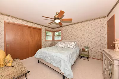 5944 S 35th St, Greenfield, WI 53221 - Photo 21