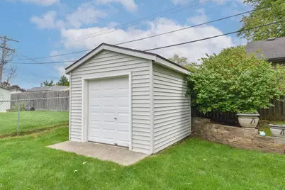 5944 S 35th St, Greenfield, WI 53221 - Photo 37