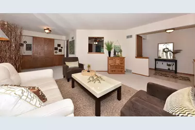 5944 S 35th St, Greenfield, WI 53221 - Photo 7