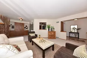 5944 S 35th St, Greenfield, WI 53221 - Photo 7