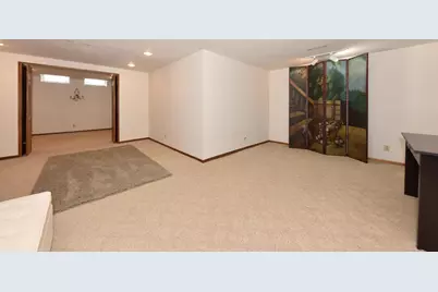 5944 S 35th St, Greenfield, WI 53221 - Photo 27