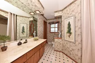 5944 S 35th St, Greenfield, WI 53221 - Photo 23