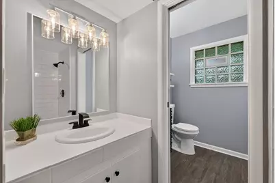 8254 W Daphne St, Milwaukee, WI 53223 - Photo 15
