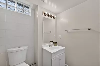 8254 W Daphne St, Milwaukee, WI 53223 - Photo 21