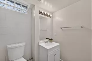 8254 W Daphne St, Milwaukee, WI 53223 - Photo 21