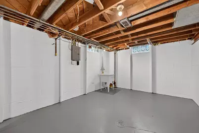 8254 W Daphne St, Milwaukee, WI 53223 - Photo 23