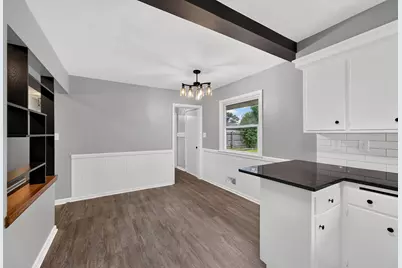 8254 W Daphne St, Milwaukee, WI 53223 - Photo 5